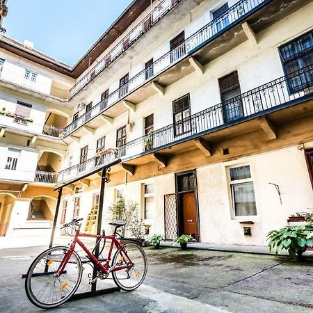 Amazon Apartment Near The Famous Party Boulevard Budapest Exterior photo